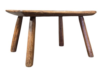 Lot 910 - 19TH CENTURY ELM PROVINCIAL MILKING STOOL
