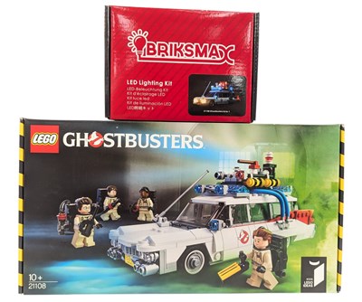 Lot 572 - LEGO - 21108 GHOSTBUSTERS ECTO - 1 SET WITH LIGHTING KIT