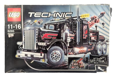 Lot 586 - LEGO - BOXED TECHNIC NO. 8285 TOW TRUCK