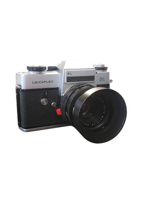 Lot 414 - LEICA, GERMANY - VINTAGE LEICAFLEX SL 35MM SLR CAMERA