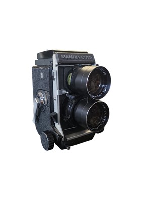 Lot 420 - MAMIYA, JAPAN - VINTAGE C330 MEDIUM FORMAT INTERCHANGEABLE LENS TLR CAMERA