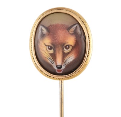 Lot 111 - GOLD ENAMEL FOX STICK LAPEL PIN