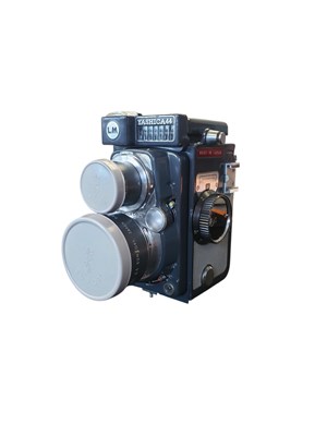 Lot 429 - YASHICA, JAPAN - VINTAGE 44 LM TLR CAMERA