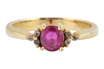 Lot 189 - GOLD RUBY & SPINEL RING