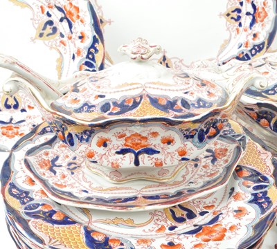 Lot 2 - WELBECK - J.H.W & SONS - 20TH CENTURY SEMI-PORCELAIN DINNER SERVICE