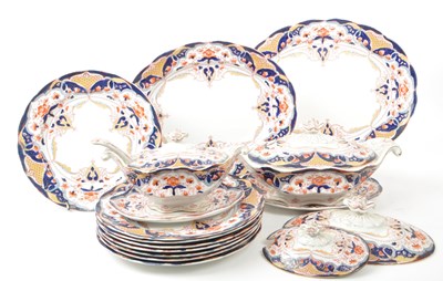 Lot 2 - WELBECK - J.H.W & SONS - 20TH CENTURY SEMI-PORCELAIN DINNER SERVICE