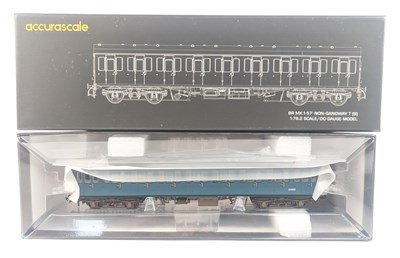 Lot 186 - MODEL RAILWAY - ACCURASCALE OO GAUGE NON GANGWAY COACH