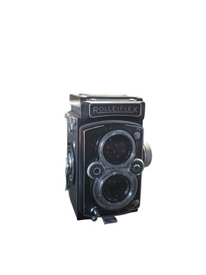 Lot 447 - ROLLEI, GERMANY - VINTAGE ROLLEIFLEX MX-EVS TLR CAMERA