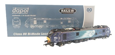 Lot 6 - MODEL RAILWAY - DAPOL OO GAUGE CLASS 88 ELECTRA