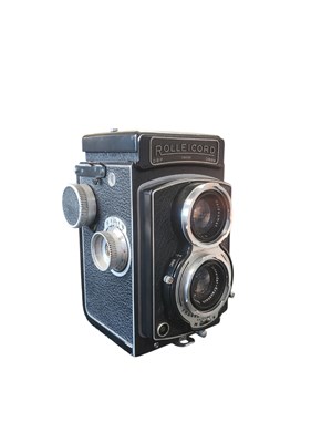 Lot 451 - ROLLEI, GERMANY - VINTAGE ROLLEICORD IV TLR CAMERA