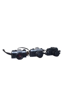 Lot 453 - ROLLEI, GERMANY - THREE VINTAGE ROLLEIFLEX SL35 CAMERAS