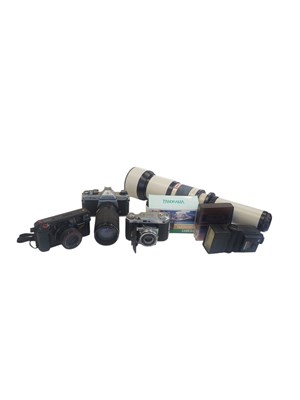Lot 448a - COLLECTION OF VINTAGE CAMERA EQUIPMENT