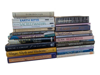 Lot 294 - COLLECTION OF LATE 20TH CENTURY VINTAGE MAGIC & WITCHCRAFT BOOKS