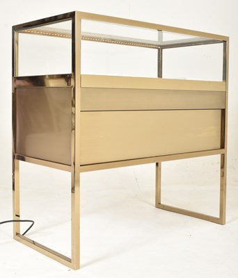 Lot 269 - CONTEMPORARY HIGH END DESIGN GILT METAL & GLASS BIJOUTERIE TABLE