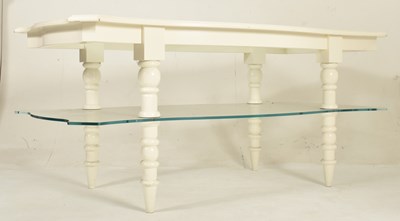 Lot 446 - CONTEMPORARY HIGH END DESIGN PAINTED WOOD & GLASS SHOP DISPLAY TABLE COUNTER
