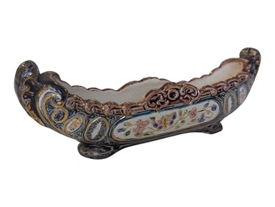 Lot 194 - 19TH CENTURY HERCULANEUM POTTERY BOAT SHAPED VASE / DISH