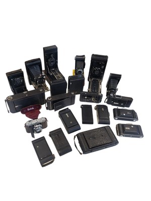 Lot 462 - LARGE COLLECTION OF 20TH CENTURY FOLDING CAMERAS