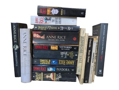 Lot 282 - COLLECTION OF LATE 20TH CENTURY VAMPIRE & FANTASY FICTION NOVELS