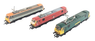 Lot 379 - MODEL RAILWAY - X3 HORNBY OO LOCOMOTIVES