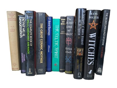 Lot 281 - COLLECTION OF LATE 20TH CENTURY VINTAGE MAGIC, PAGAN, WICCA, WITCHES, ETC BOOKS