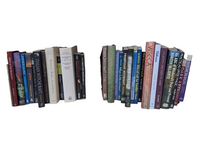 Lot 280 - COLLECTION OF LATE 20TH / 21ST CENTURY WITCHCRAFT, WICCA, MAGIC, ETC BOOKS