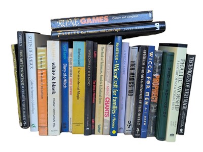 Lot 264 - COLLECTION OF LATE 20TH CENTURY VINTAGE WITCHCRAFT, MAGIC, WICCAN, OCCULT, ETC BOOKS