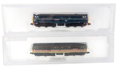 Lot 426 - MODEL RAILWAY - x2 GRAHAM FARISH N GAUGE LOCOMOTIVE ENGINES