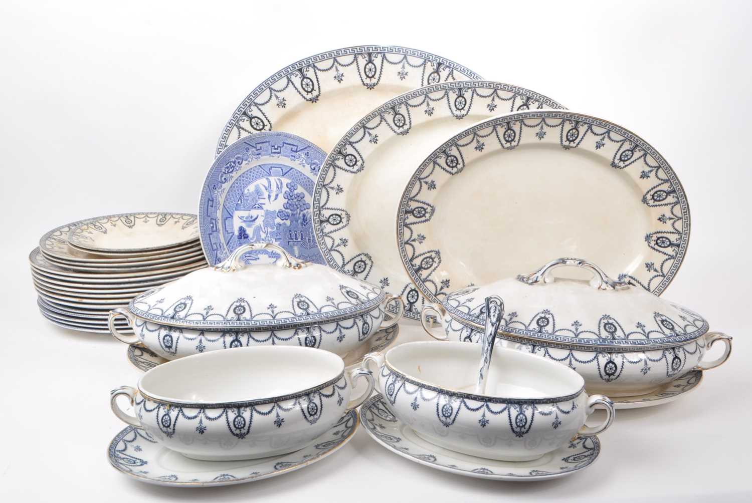 Lot 7 - COLLECTION OF VINTAGE WEDGWOOD SEMI-PORCELAIN DINNERWARE