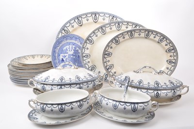 Lot 7 - COLLECTION OF VINTAGE WEDGWOOD SEMI-PORCELAIN DINNERWARE