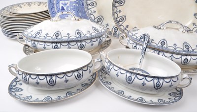 Lot 7 - COLLECTION OF VINTAGE WEDGWOOD SEMI-PORCELAIN DINNERWARE