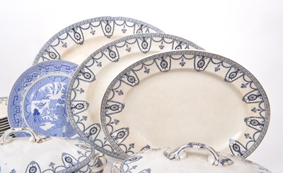 Lot 7 - COLLECTION OF VINTAGE WEDGWOOD SEMI-PORCELAIN DINNERWARE