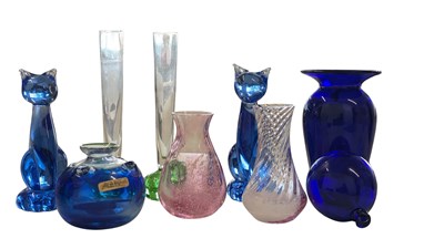 Lot 210 - STUDIO ART GLASS - COLLECTION OF VINTAGE VASES, ORNAMENTS & BAUBLE