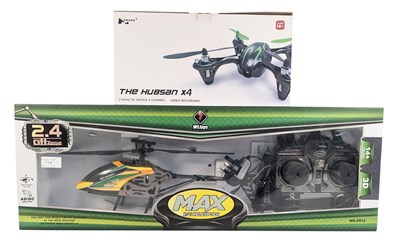 Lot 714 - RC RADIO CONTROL HELICOPTER & QUADCOPTER DRONE