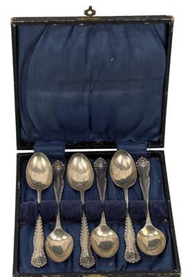 Lot 22 - CASED SET OF 19TH CENTURY VICTORIAN HALLMARKED SILVER TEASPOONS