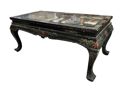 Lot 496 - EARLY 20TH CENTURY 1930S CHINESE LACQUERED & INLAID FOLDING COFFEE TABLE