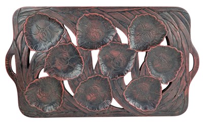 Lot 206 - EARLY 20TH CENTURY JAPANESE KAMABURA BORI LACQUERED TRAY