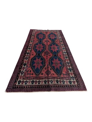 Lot 851 - VINTAGE SOUTH WEST PERSIAN SHIRAZ CARPET FLOOR RUG