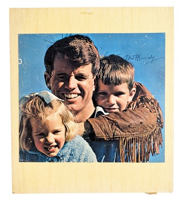 Lot 1 - AMERICAN HISTORY - ROBERT F. KENNEDY - AUTOGRAPHED PHOTOGRAPH