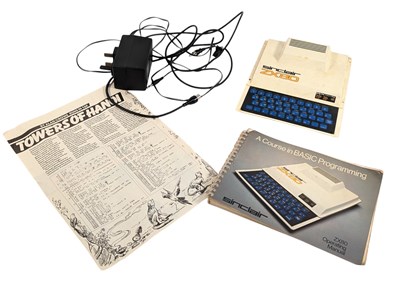 Lot 640 - RETRO TECH - VINTAGE 1980s SINCLAIR ZX80 HOME COMPUTER