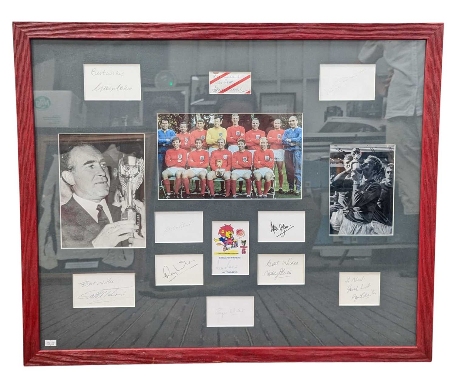 Lot 288 - FOOTBALL - 1966 WORLD CUP ENGLAND SQUAD FULL SET OF AUTOGRAPHS
