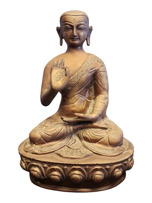 Lot 271 - EARLY 20TH CENTURY BRONZE EFFECT BRASS TIBETAN SEATED BUDDHA FIGURE