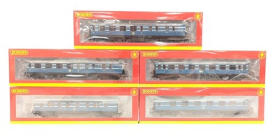 Lot 180 - MODEL RAILWAY - X5 HORNBY OO GAUGE ROLLING STOCK CARRIAGES