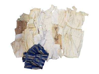 Lot 277 - COLLECTION OF EARLY 20TH CENTURY EDWARDIAN DOLL CLOTHINGS / CHILD'S CHRISTENING GOWNS