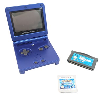 Lot 719 - GAMING - NINTENDO GAMEBOY ADVANCE WITH POKEMON & NEMO GAMES