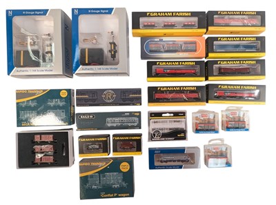 Lot 475 - MODEL RAILWAY - COLLECTION OF N GAUGE ROLLING STOCK