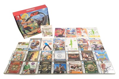 Lot 723 - GAMING - COLLECTION OF NINTENDO DS & WII VIDEO GAMES