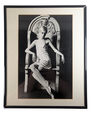 Lot 287 - TWIGGY (LAWSON) - ORIGINAL PHOTOGRAPH