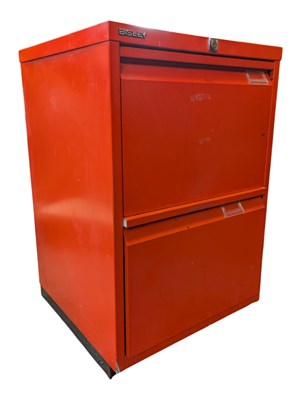 Lot 624 - ONE VINTAGE BISLEY RED PEDESTAL FILING CABINET