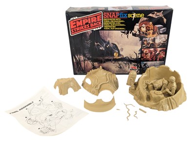 Lot 792 - STAR WARS - VINTAGE SNAP FIX SCENE MODEL KIT - BOXED