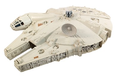 Lot 807 - STAR WARS - MILLENNIUM FALCON PLAYSET VEHICLE - 100% COMPLETE
